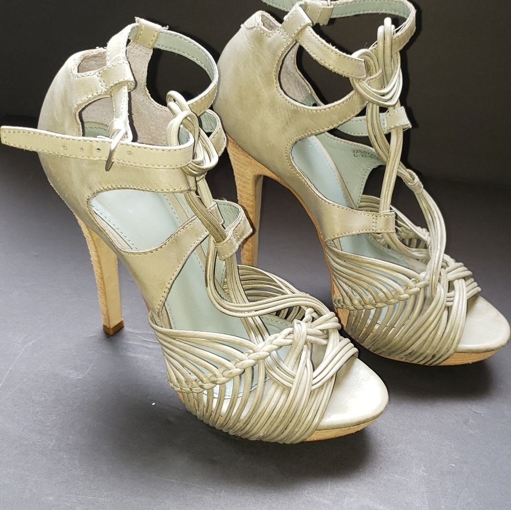 🆕️💰⬇️ TOPSHOP caged peep toe heels